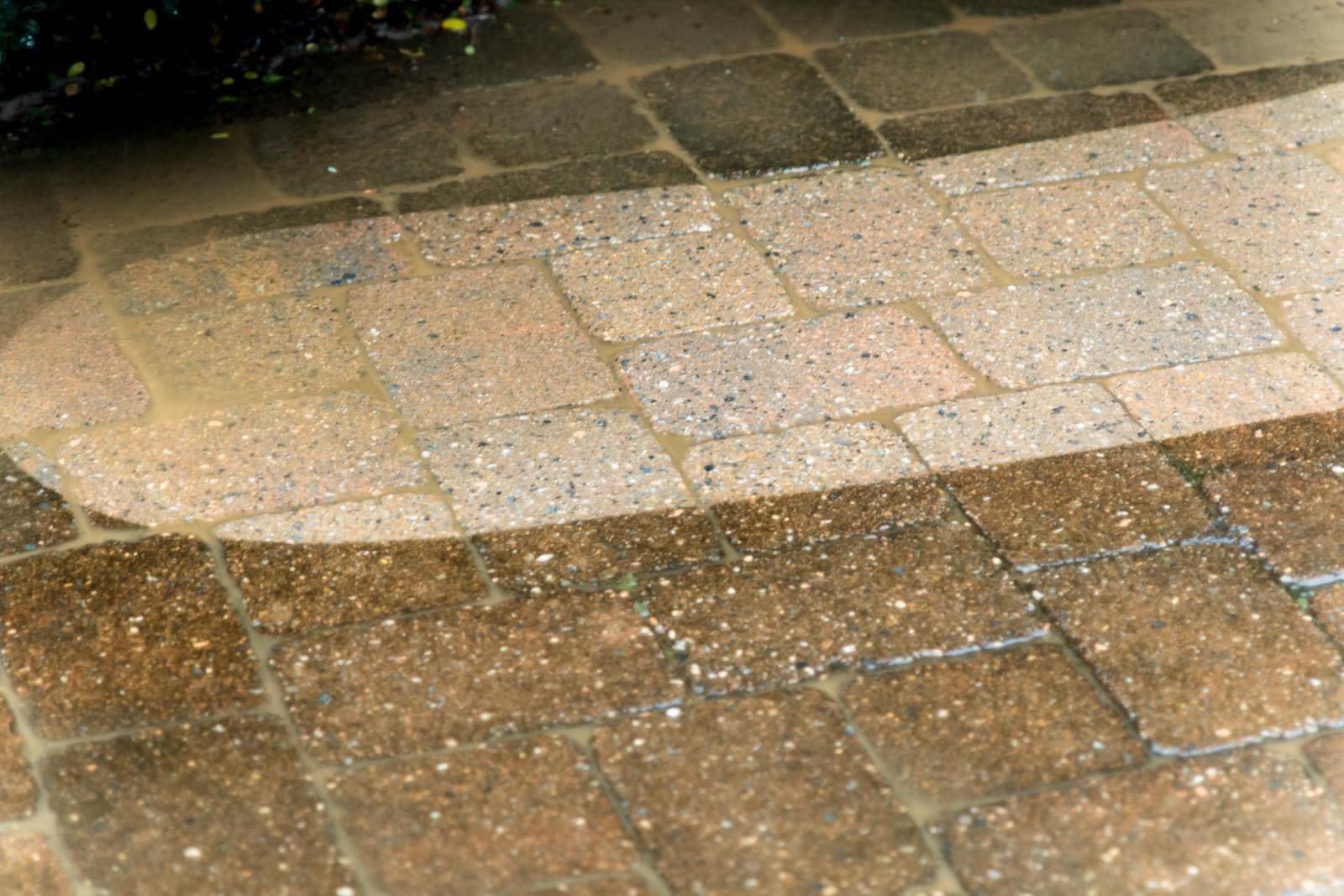 JB Power Clean pressure washing, cleaning patio area