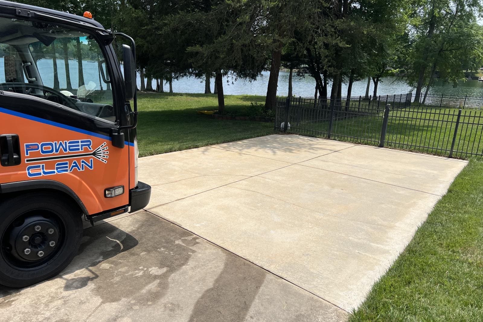 Driveway cleaning results with JB Power Clean pressure washing