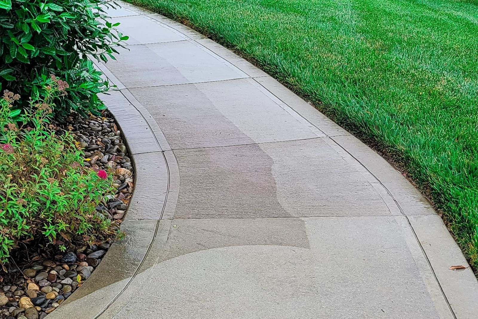 JB Power Clean Pressure Washing – sidewalk before and after cleaning